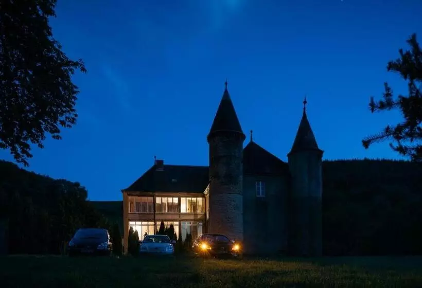 Château De Sainte Colombe Sur Gand