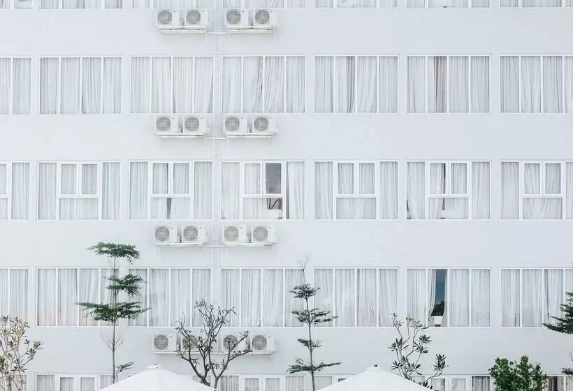 Front One Hotel Pamekasan Madura