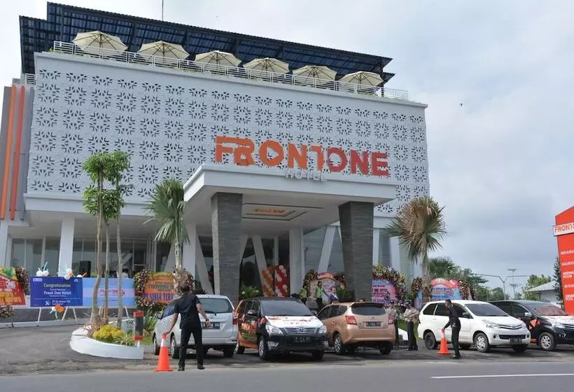 Front One Hotel Pamekasan Madura
