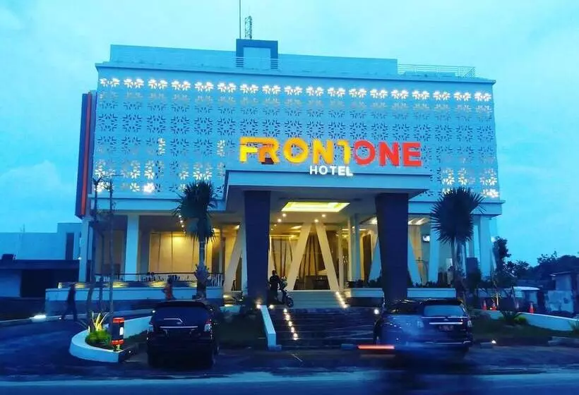 Front One Hotel Pamekasan Madura