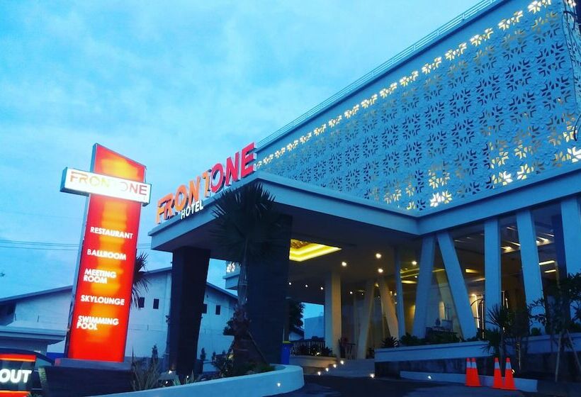 Front One Hotel Pamekasan Madura