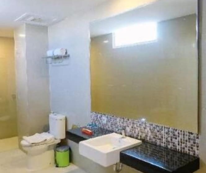 Front One Hotel Pamekasan Madura