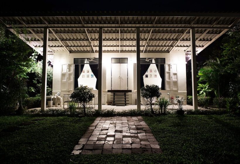 ホテル Arthit  Tara Lodge