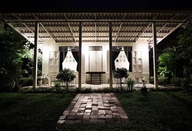 Hotelli Arthit  Tara Lodge