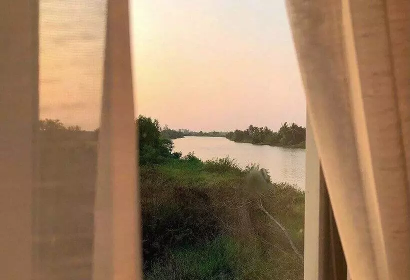 Hotelli Arthit  Tara Lodge