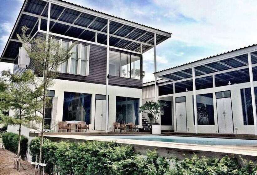 ホテル Arthit  Tara Lodge