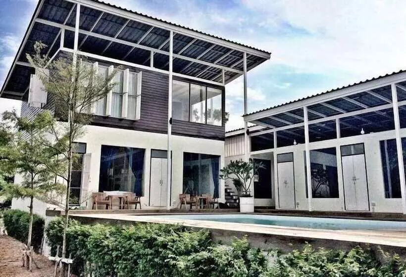 Hotelli Arthit  Tara Lodge