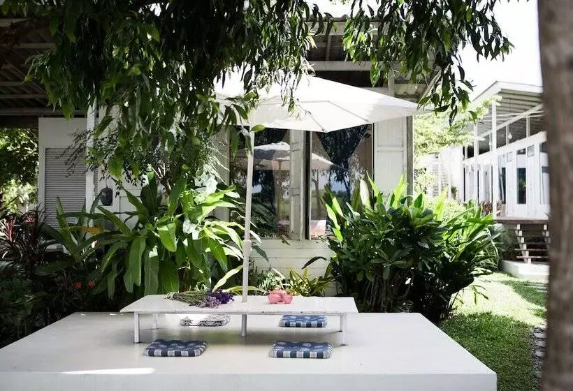 Hotelli Arthit  Tara Lodge