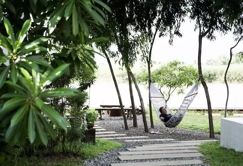 Hotelli Arthit  Tara Lodge