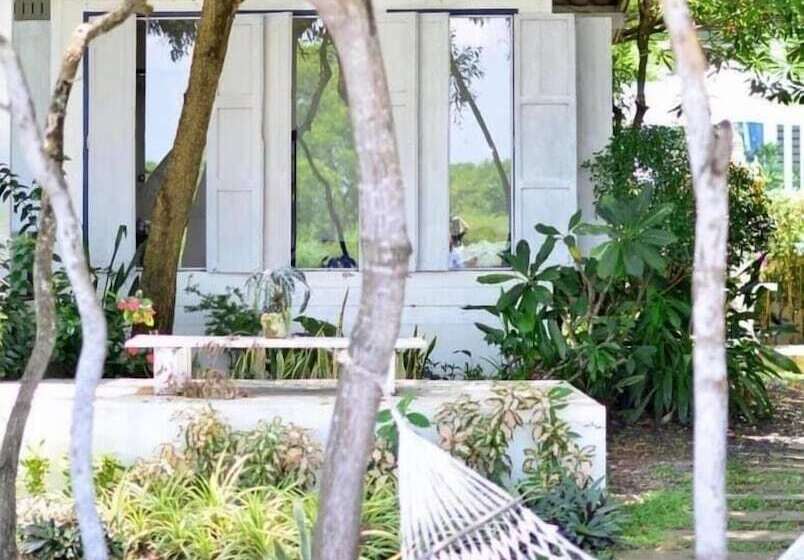 ホテル Arthit  Tara Lodge