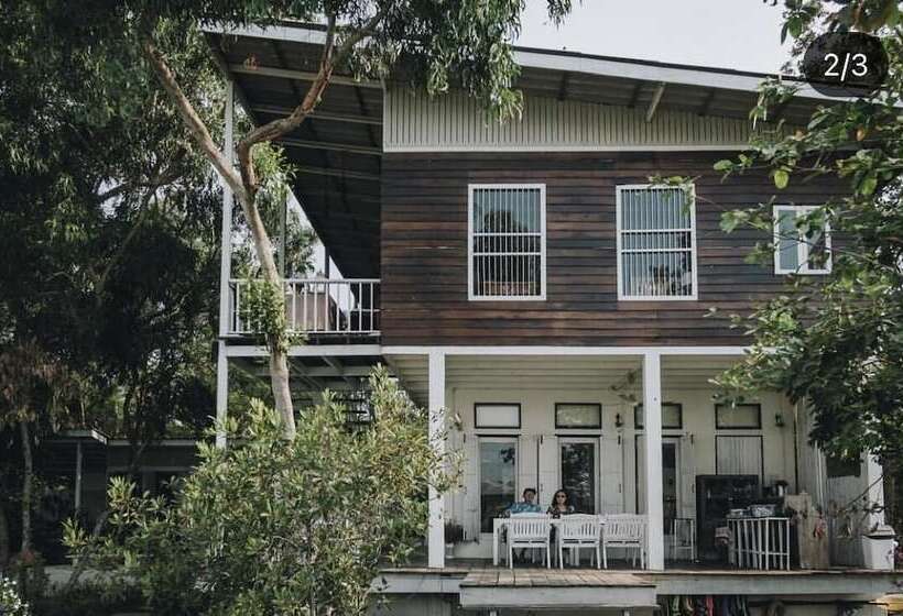 ホテル Arthit  Tara Lodge