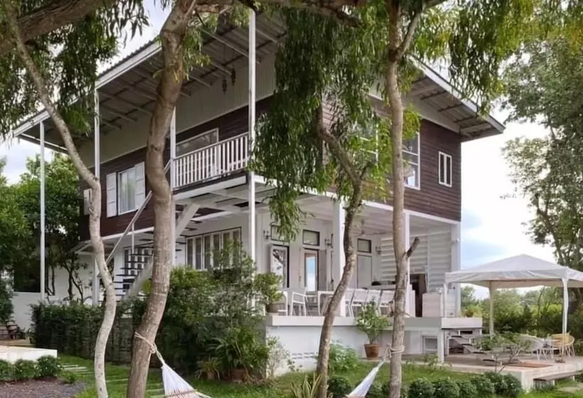 Hotelli Arthit  Tara Lodge