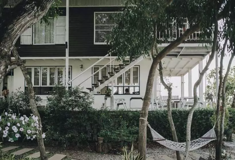 Hotelli Arthit  Tara Lodge