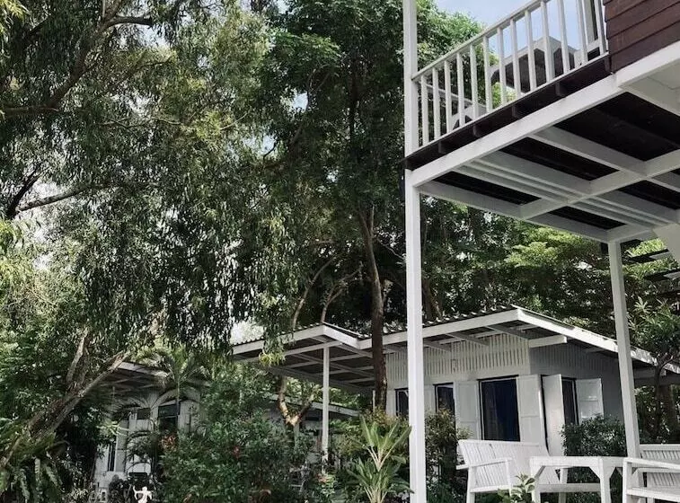 Hotelli Arthit  Tara Lodge