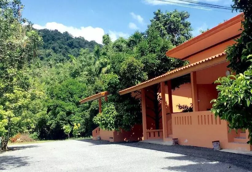 ホテル At Sichon  Resort