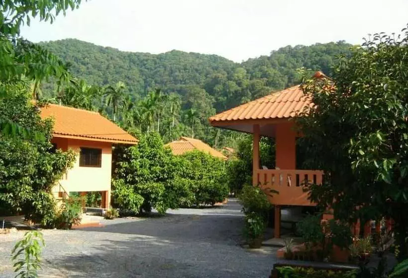 ホテル At Sichon  Resort