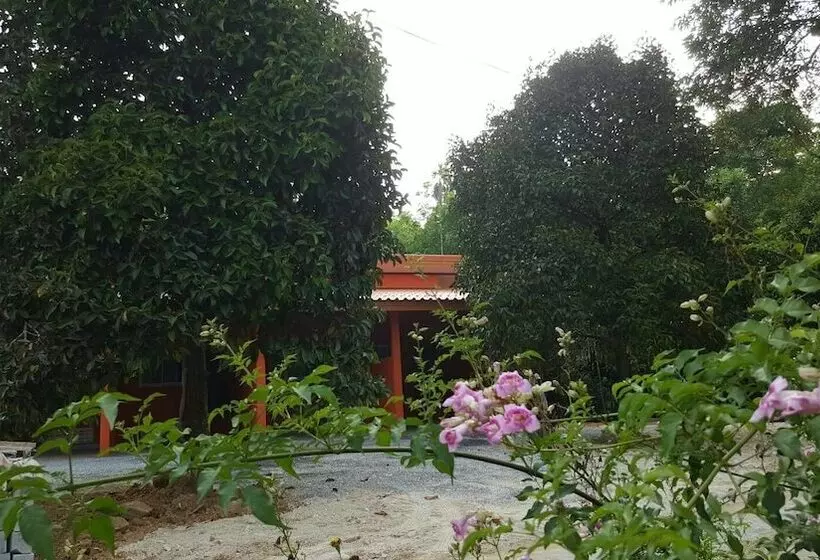 ホテル At Sichon  Resort