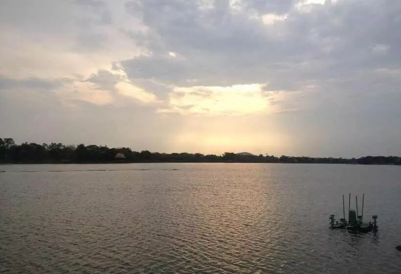 ホテル Bungchawak Resort