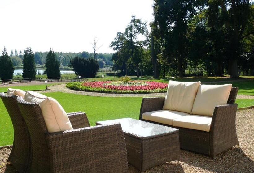 בית מלון כפרי Dwór Zbożenna