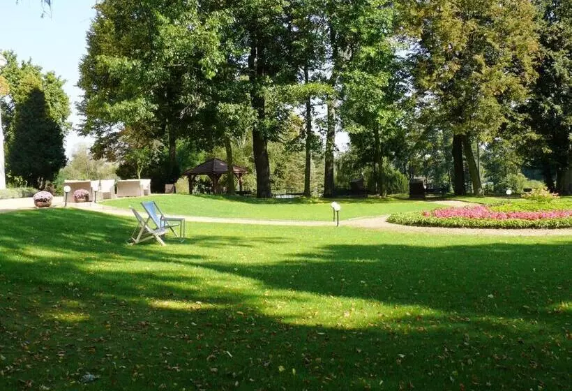 Hotelli Dwór Zbożenna