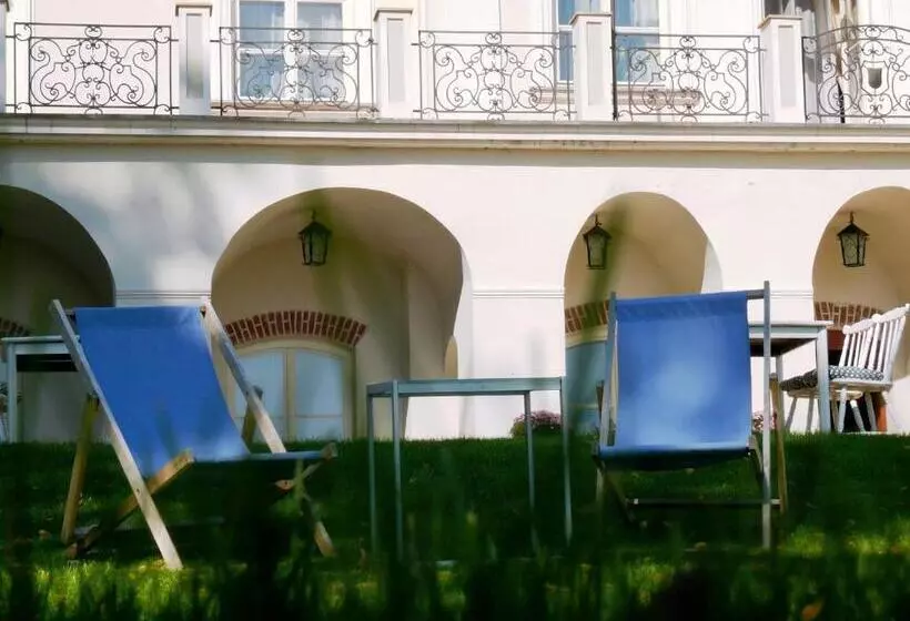 Hotelli Dwór Zbożenna