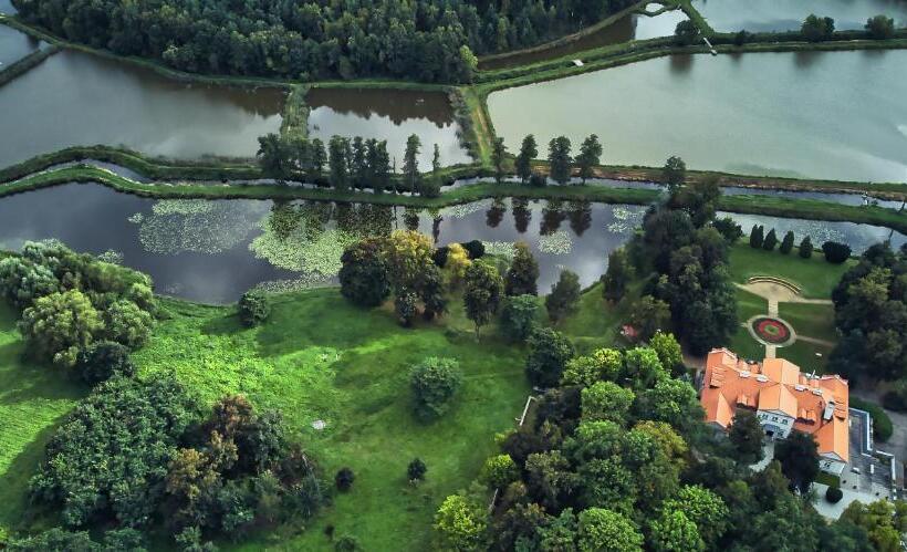 בית מלון כפרי Dwór Zbożenna