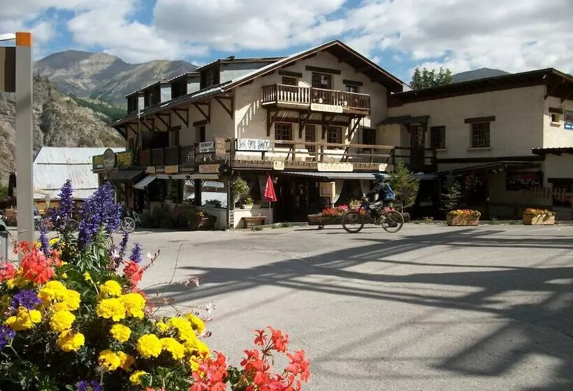 Hotelli Hôtel Franz