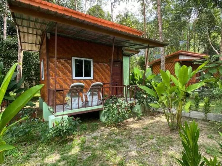 Hotelli Khaosok Bamboo Huts Resort