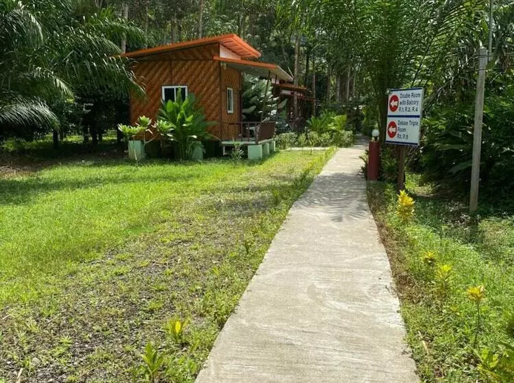 Hotelli Khaosok Bamboo Huts Resort