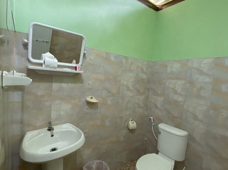 Отель Khaosok Bamboo Huts Resort