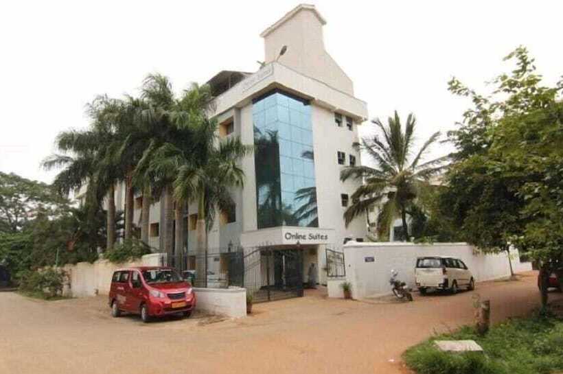 فندق Shanthiniketan Online Suites