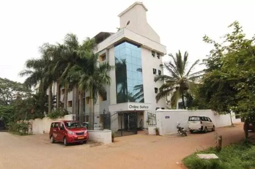 Hotelli Shanthiniketan   Online Suites