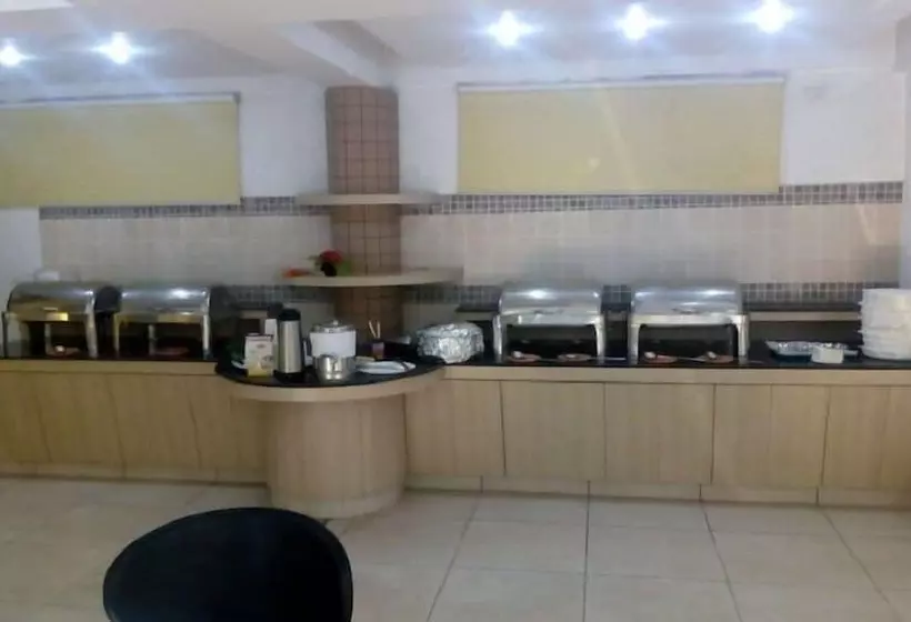 Hotelli Shanthiniketan   Online Suites