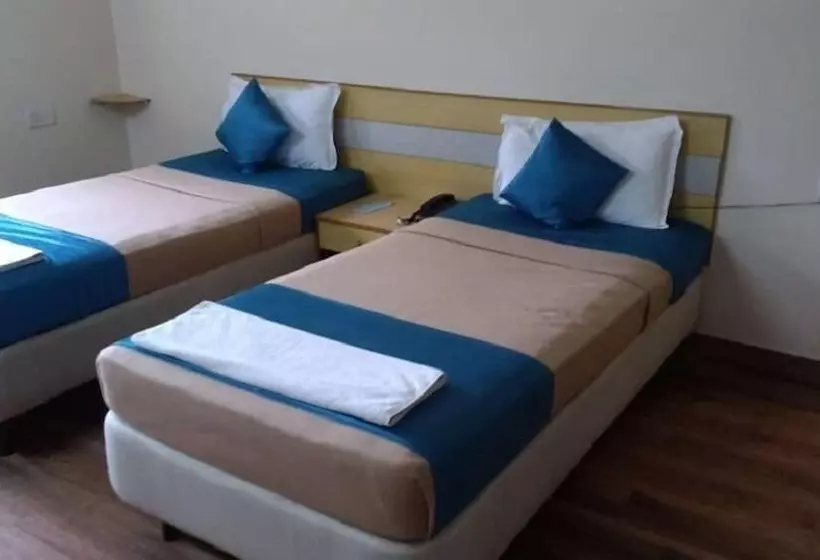 Hotelli Shanthiniketan   Online Suites