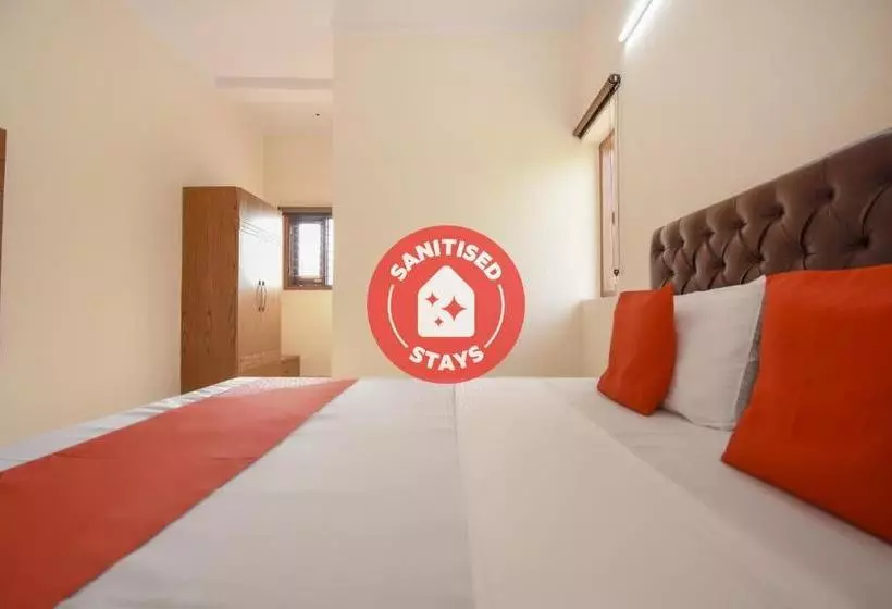 هتل Oyo 75663  Palm Inn