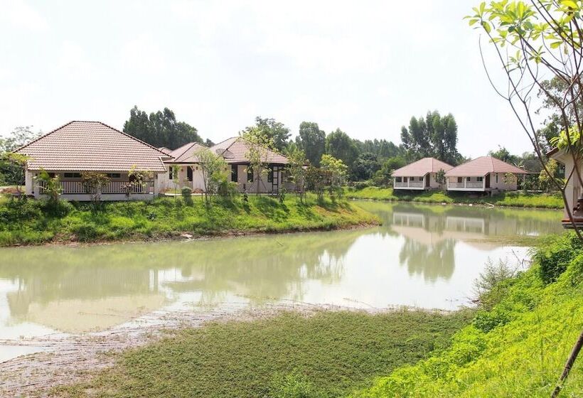 호텔 Pirom Lake And Resort