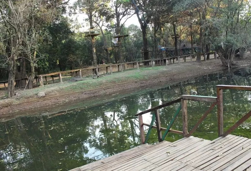 Hotelli Shangri La Jungle Resort