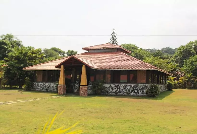 Hotelli Shangri La Jungle Resort