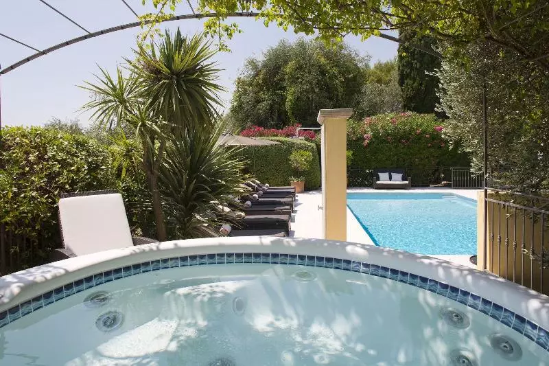 Hotel Bastide Saint Antoine Relais & Chateaux