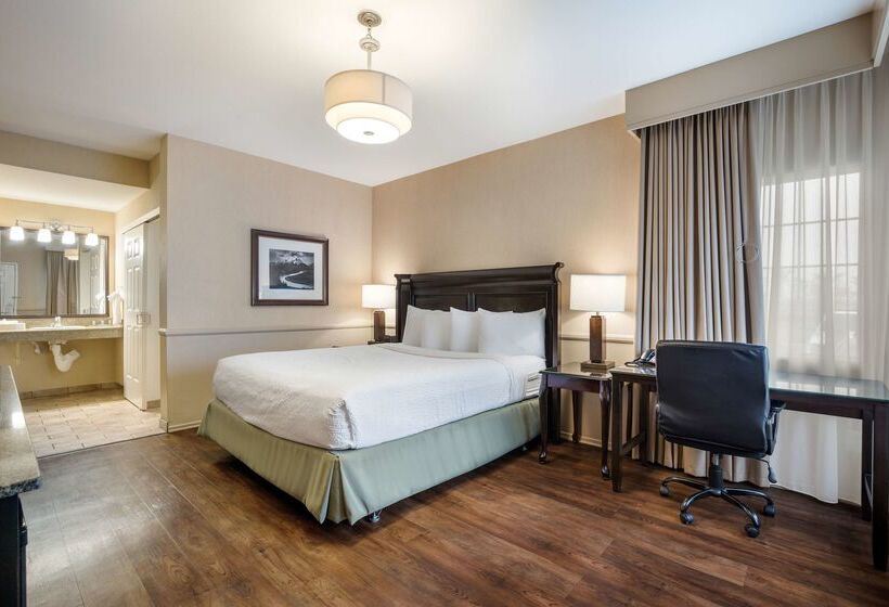 Best Western Corona Hotel & Suites