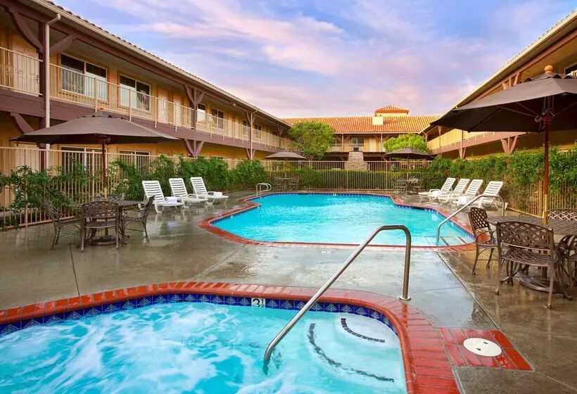 Best Western Corona Hotel & Suites