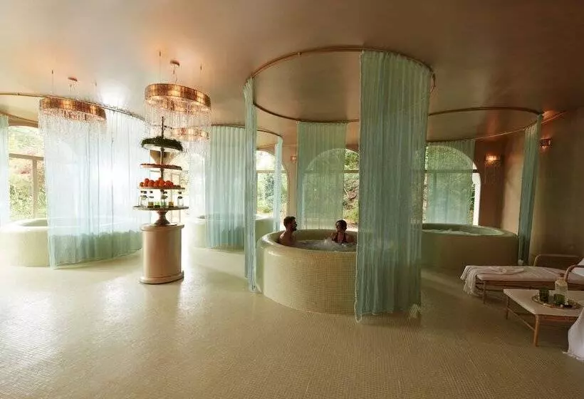 Отель Brindos, Lac & Château Relais & Châteaux Anglet Biarritz