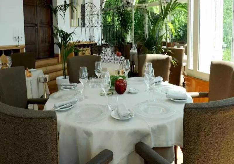 Отель Brindos, Lac & Château Relais & Châteaux Anglet Biarritz