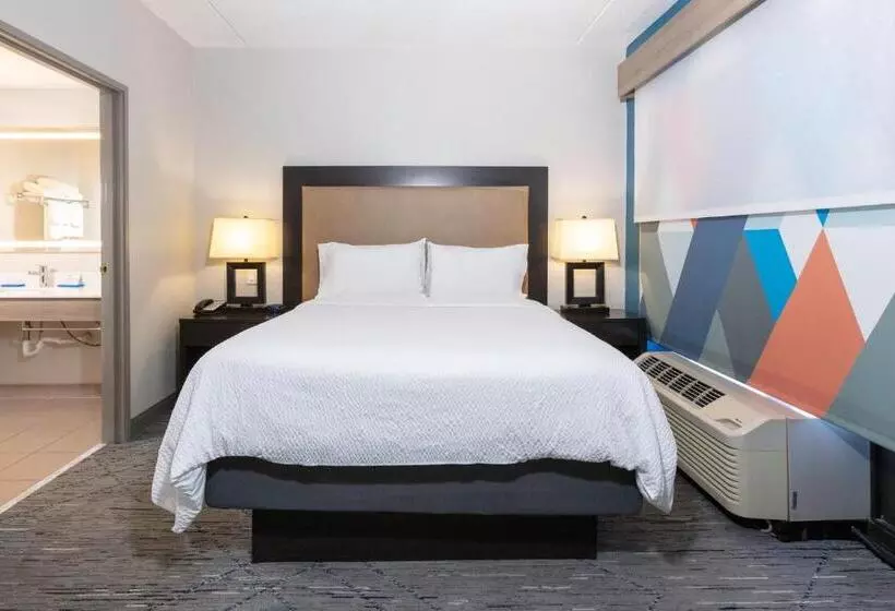 Holiday Inn Express Hotel & Suites Jacksonville Airport, An Ihg