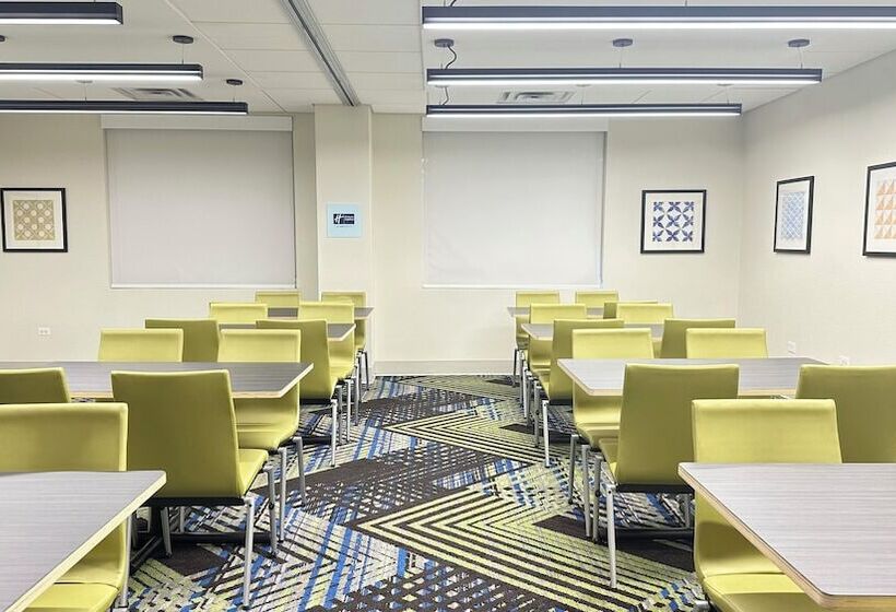 ホテル Holiday Inn Express & Suites   Prospect Heights, An Ihg