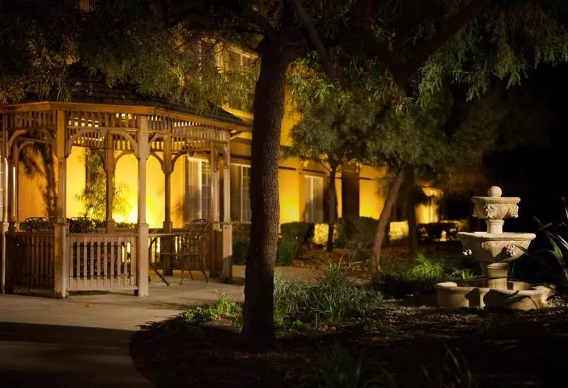 Отель Larkspur Landing Extended Stay Suites Roseville