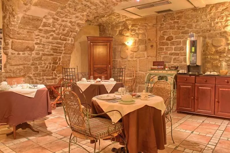 Отель Les Rives De Notre Dame