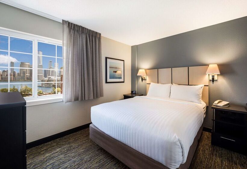 فندق Sonesta Simply Suites Jersey City
