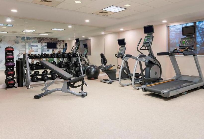 هتل Springhill Suites Grand Rapids North