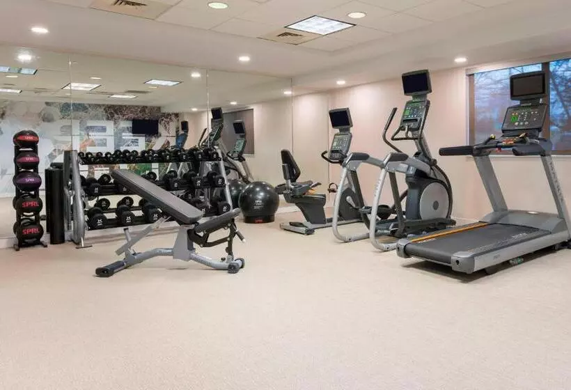 Отель Springhill Suites Grand Rapids North